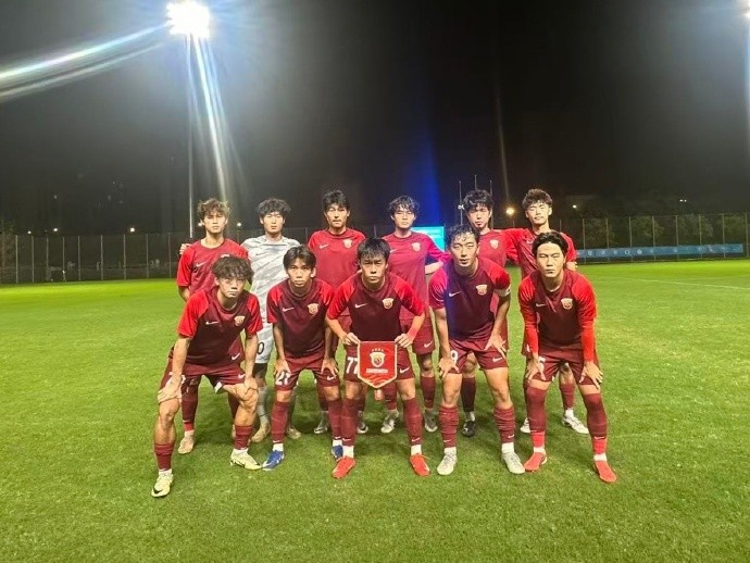 上海海港U20队于8月16日完成了2026年第五届中国青少年足球联赛…